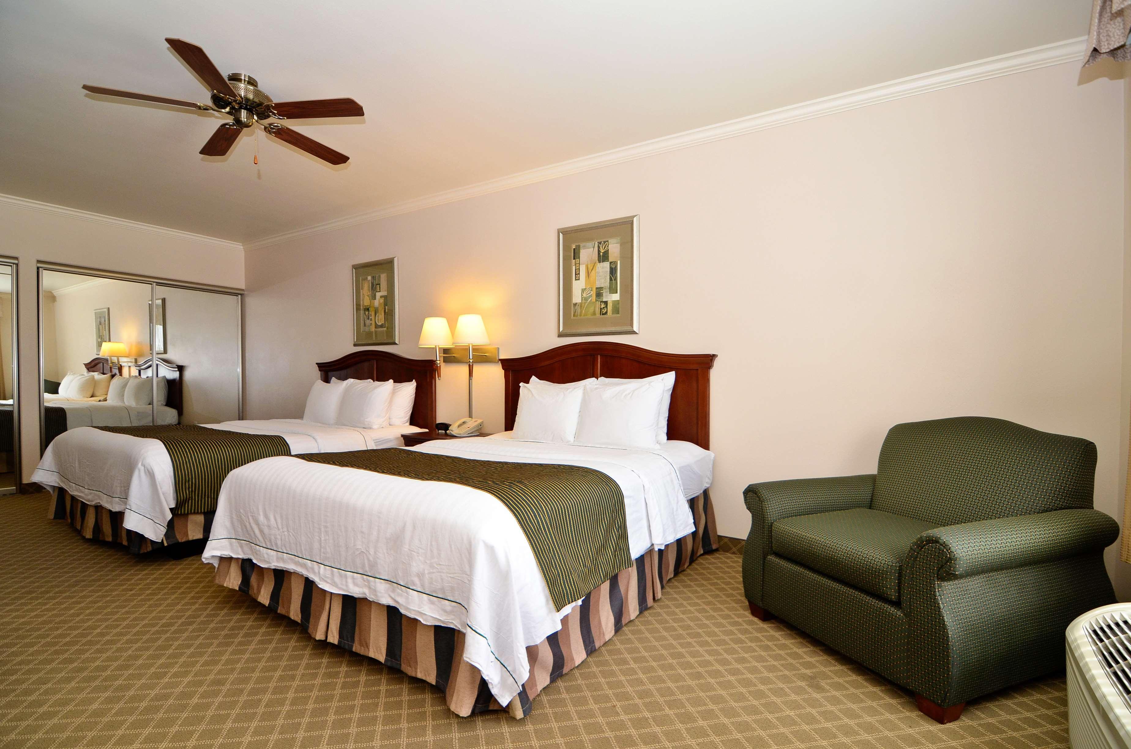 Best Western Plus Country Park Hotel Tehachapi Zimmer foto